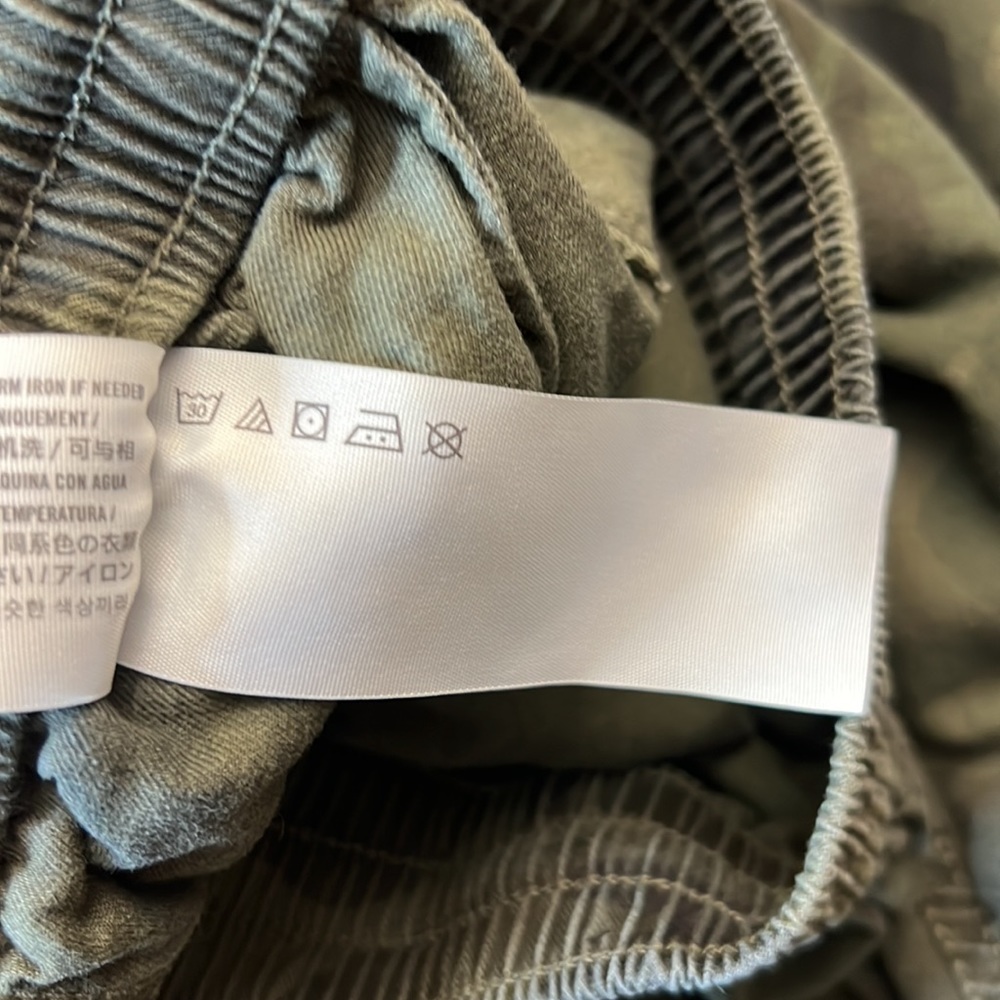 Hollister Women’s Ultra High- Rise pants - Picture 6 of 8